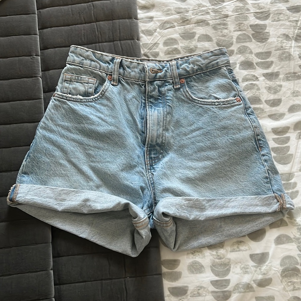 ZARA - Mom Fit Shorts